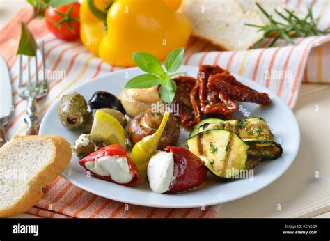 Köstliche italienische und griechische Vorspeisen Stockfotografie Alamy