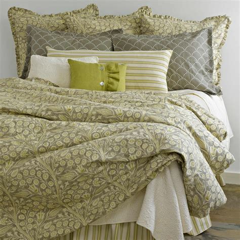 Traditions Linens Bedding Valetto Ensemble