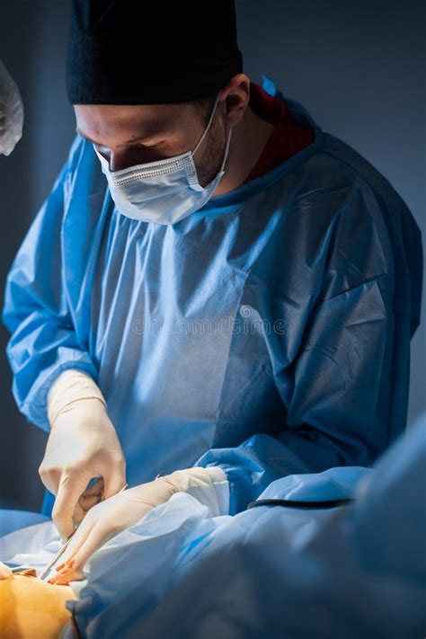 Vascular Surgeon Removing Veins from the Leg. Stock Image - Image of ...