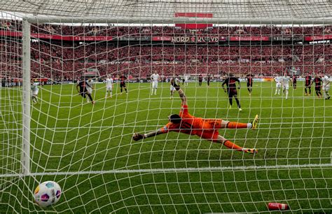 Leverkusen Secure Maiden Bundesliga Title With 5 0 Win Over Bremen