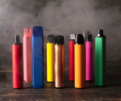 Refillable Vs Disposable Vapes Which Is Right For You Guide To Vaping