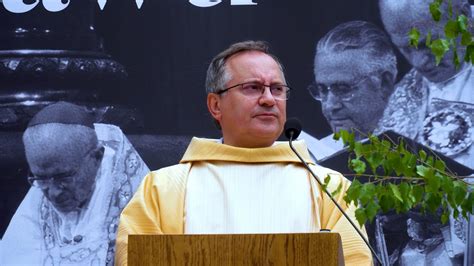 Bp Damian Muskus OFM w Boże Ciało Kultura przesytu zabija wrażliwość