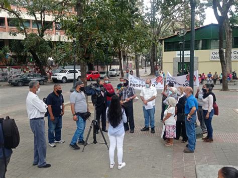 Caracas Víctimas de invasiones protestaron en la Defensoría del Pueblo