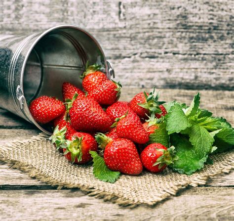 Pin on Ням | Growing organic strawberries, Organic strawberry, Fruit