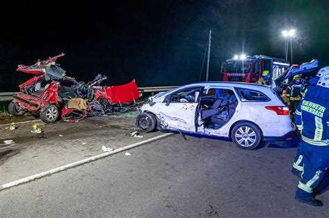 Frontalunfall Fordert Zwei Todesopfer Auf Der L173 Feuerwehr Meinerzhagen