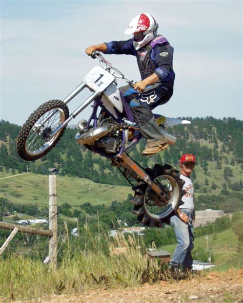 Motoblogn: Motoblogn Explores - The Motorcycle Hill Climb