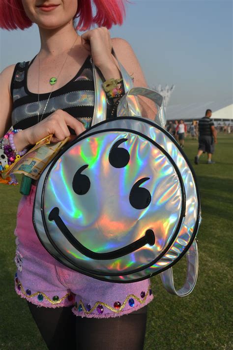 90s rave-inspired outfits continue to surface at Coachella | Estilos ...