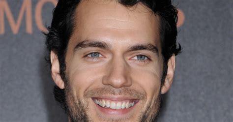 Henry Cavill après Superman il reconstruit la Grande Muraille de