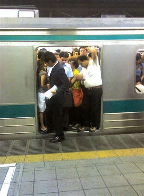 The Rush Hour In Japan 14 Pics 2 Videos