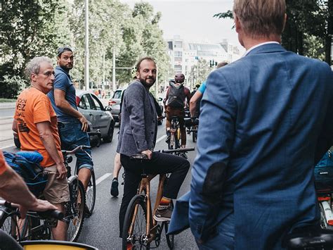 Leipziger Oberbürgermeister lädt zu einer Radtour ein LEIPZIGINFO DE