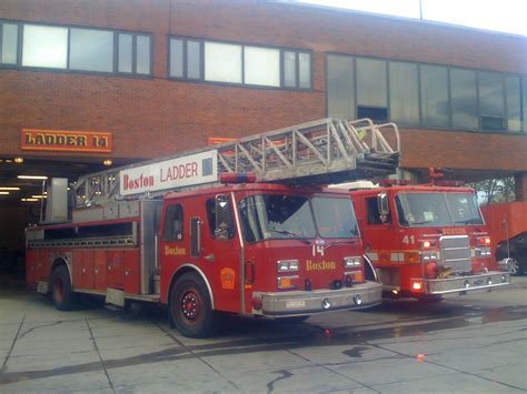 Boston Fire Trucks Ladder 14 Chris Devers Flickr