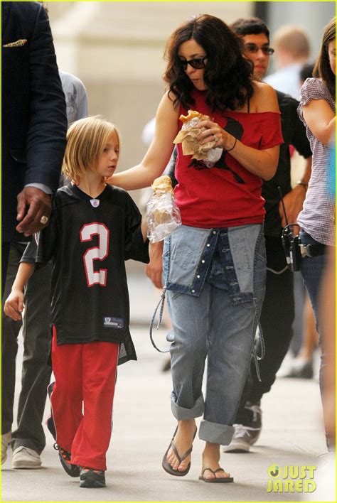 Kate Hudson Brunette Hairdo For Reluctant Fundamentalist Photo