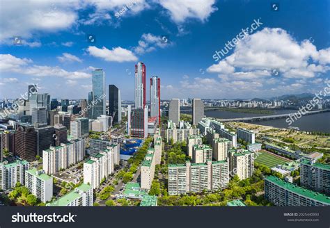 Yeouido Yeongdeungpogu Seoul South Korea April Stock Photo 2025440993