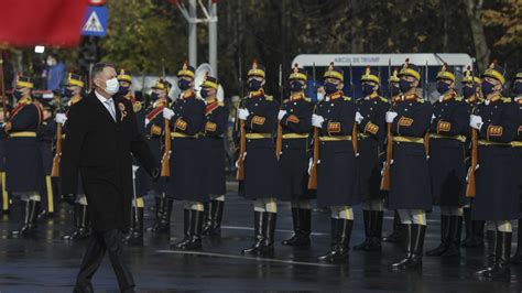 Foto I Video Parada De Decembrie Mesajul Lui Klaus Iohannis