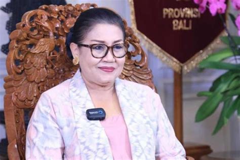 Ny Putri Suastini Koster Sosialisasikan 44 Tonggak Peradaban Penanda