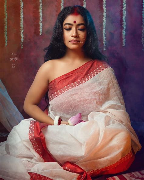 Bengal Beauties Rblouselesssaree