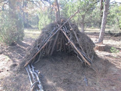 Here's how to build a DIY Survival Shelter all by yourself