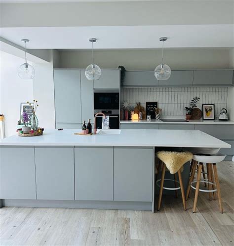 Clerkenwell Super Matt Dove Grey Kitchen Kitchens Howdens