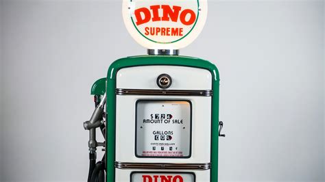 A Restored 1950s Sinclair Dino Supreme Gas Pump