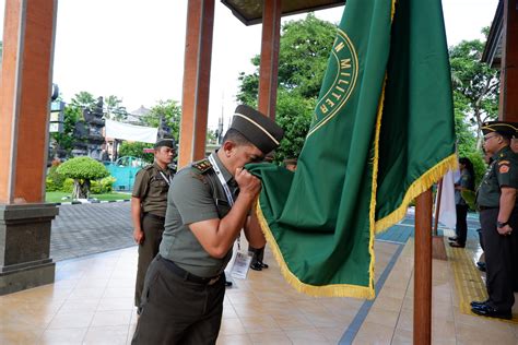 Tradisi Penyambutan Calon Hakim Militer PPC V Pengadilan Militer III