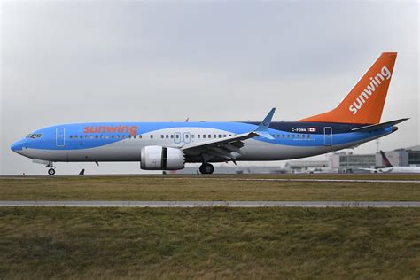 C Fdna Sunwing Max Wearing Tui Livery With Mismatch Flickr