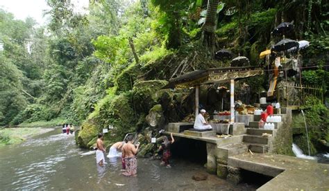 Visitbali - Self-Cleansing In The Water Fountain At Tirta Sudamala Temple