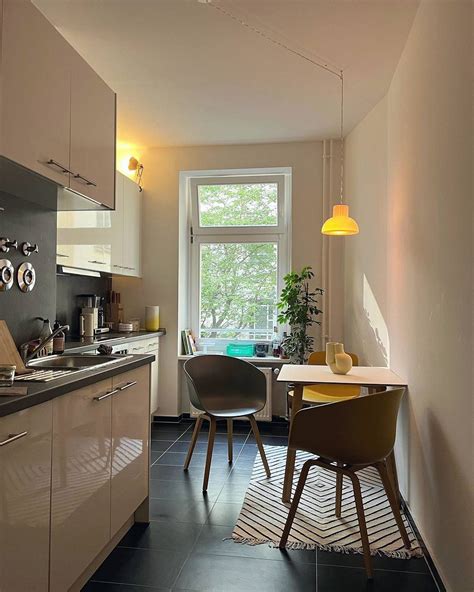 13 Cozy Breakfast Nooks For Small Kitchens | GoDownsize