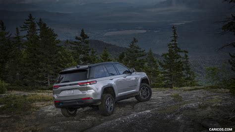 2022 Jeep Grand Cherokee Trailhawk 4xe Off Road