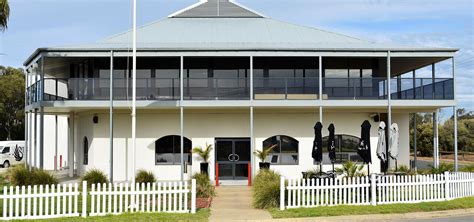 St Kilda Beach Hotel • Discover Salisbury