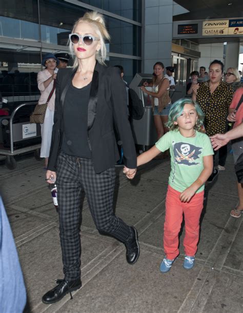 Velvet Gwen Stefani kék hajú gyereket villantott Galéria