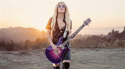 Orianthi Teases Se Version Of Prs Signature Private Stock Model