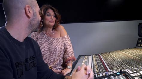 Monica Sarnelli Ft Gianni Fiorellino Voglio Parla Cu Tte Cover