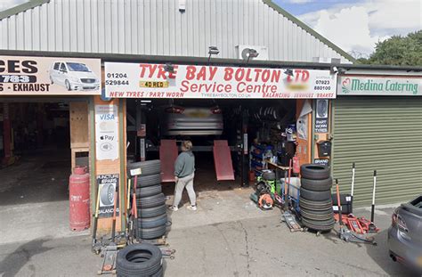 Two People Stabbed At A Garage In Bolton Garage Wire