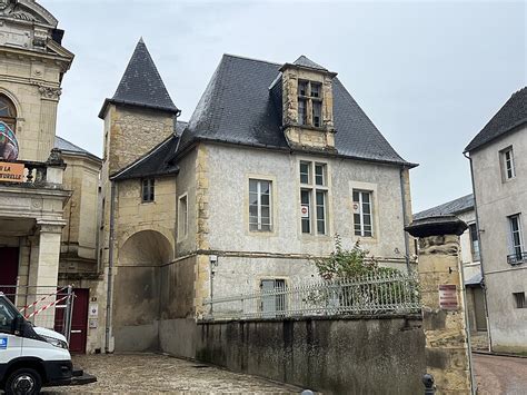 Petit château dit La Gloriette à Nevers PA00125323 Monumentum