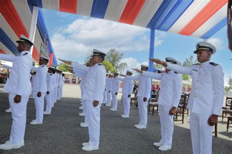 La Armada Celebra Graduación De La Lxxi Promoción De Damas Y Caballeros