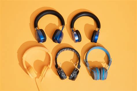 Types of Headphones | Products.org