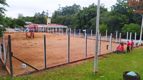 Quadra De Areia Do Loteamento Popular Recebe Melhorias Cruzeiro Do Sul