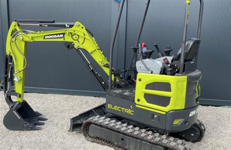 Bauma Doosan Previews New Electric Mini Excavator Industrial Vehicle