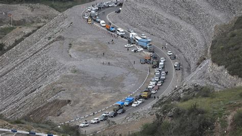 Haut Karabakh Des Milliers De R Fugi S Se Pressent La Fronti Re