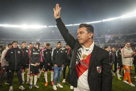 River Y El Homenaje Al Mu Eco Cu Ndo Se Inaugura La Estatua De