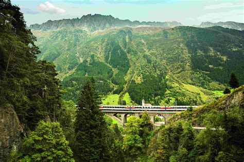 Top 5 scenic train journeys in Switzerland