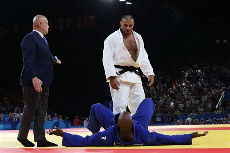 Teddy Riner Remporte Son Combat Son Adversaire Disqualifi Apr S L