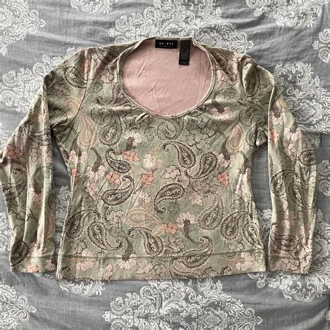 Liz Claiborne Women S Tan And Cream T Shirt Depop