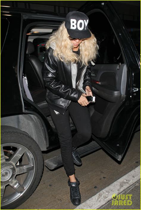 Rihanna I M Comfortable Being Naked Photo Rihanna Photos Just Jared Celebrity