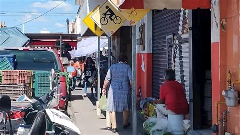 Tubos De Se Al Tica Bloquean El Paso Cerca De Mercado De Salamanca M Xico