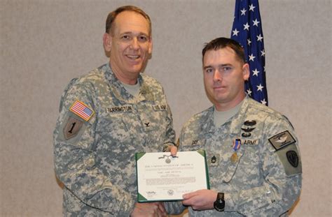 Aviation instructor receives Air Medal with Valor | Article | The United States Army