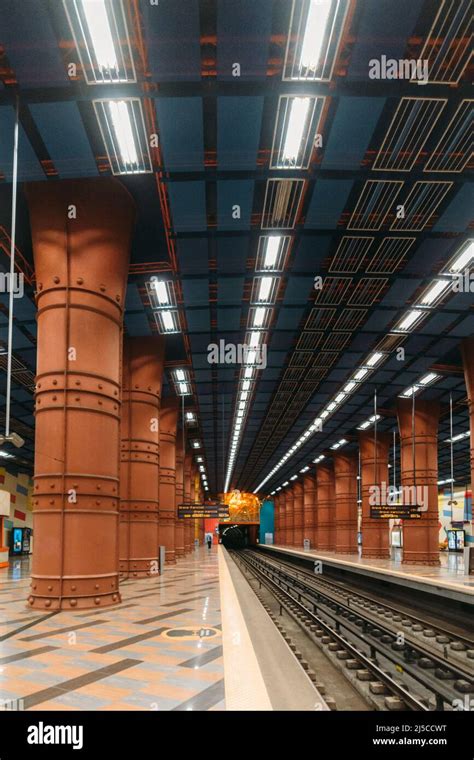 La Estación De Metro Olaias En Lisboa Está Entre Las 10 Estaciones De