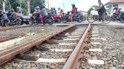 Waspada 192 Perlintasan Kereta Api Di Pantura Jateng Tak Dijaga