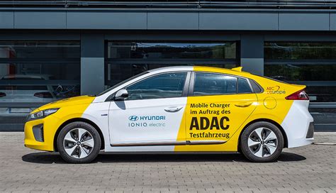 Adac Testet Rollende Elektroauto Ladehilfe Video Ecomento De