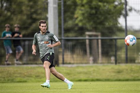 Joe Scally In Line To Make His Competitive Debut For Gladbach